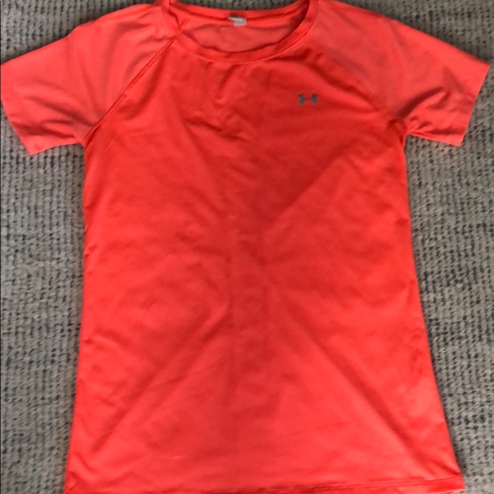 Under Armor neon peach dry fit T